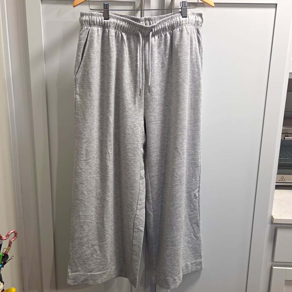 H Halston Studio Womenβs Gray Fleece Sweatpants Wide Leg Gaucho Sz L
